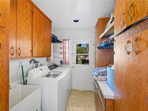 17419 Leadwell, Lake Balboa CA 91406