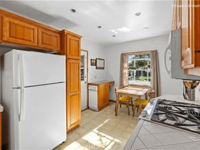 17419 Leadwell, Lake Balboa CA 91406