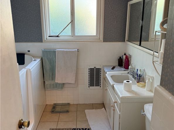 5139 Hazeltine, Sherman Oaks CA 91423