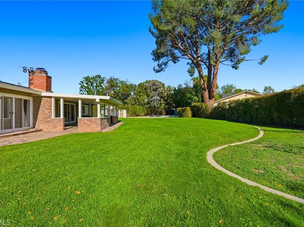 22301 Marilla Street, Chatsworth CA 91311