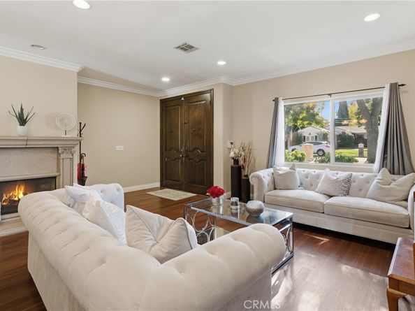 22711 Collins Street, Woodland Hills CA 91367