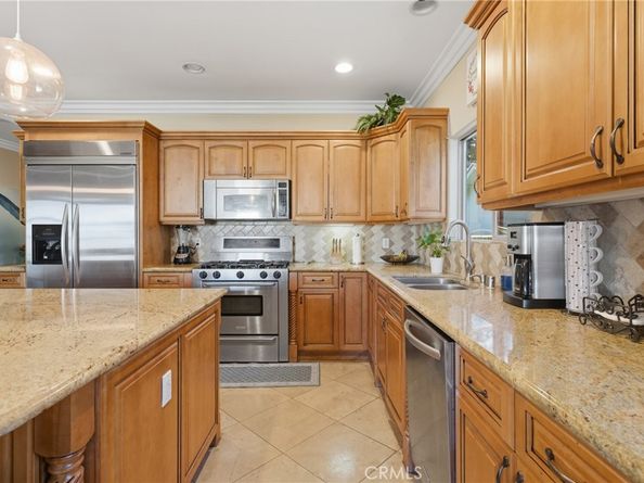 22711 Collins Street, Woodland Hills CA 91367