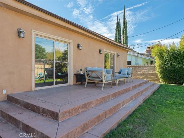 22711 Collins Street, Woodland Hills CA 91367