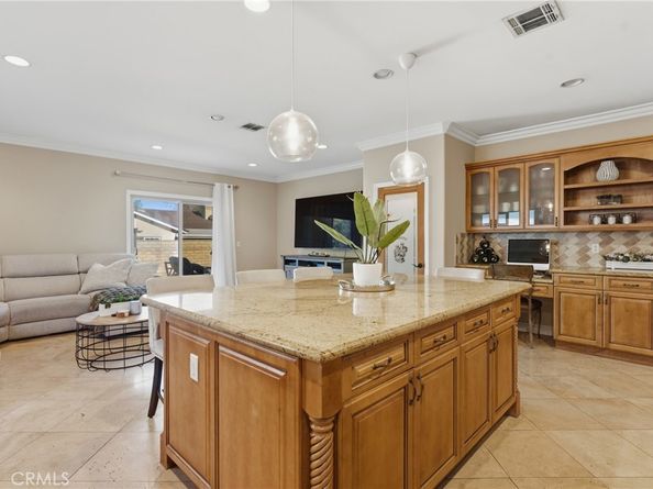 22711 Collins Street, Woodland Hills CA 91367