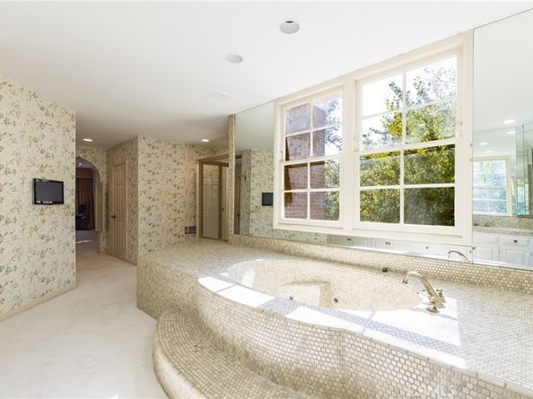 12386 Ridge Circle, Los Angeles CA 90049