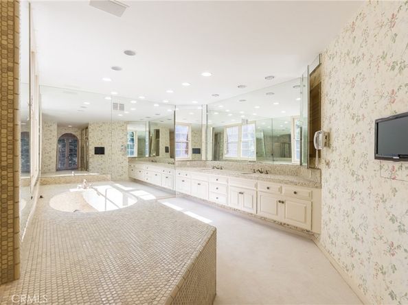12386 Ridge Circle, Los Angeles CA 90049