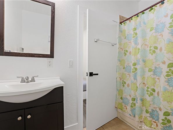 1023 W 51st, Los Angeles CA 90037