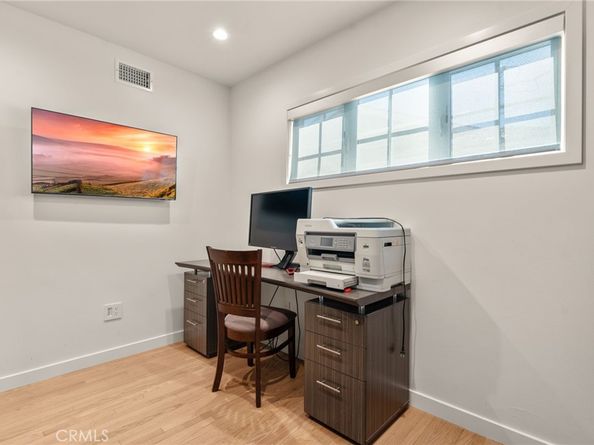 7741 Variel, Canoga Park CA 91304