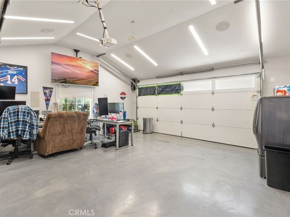 7741 Variel, Canoga Park CA 91304