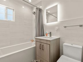 7741 Variel, Canoga Park CA 91304