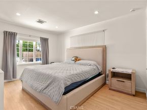 7741 Variel, Canoga Park CA 91304