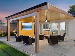 7741 Variel, Canoga Park CA 91304