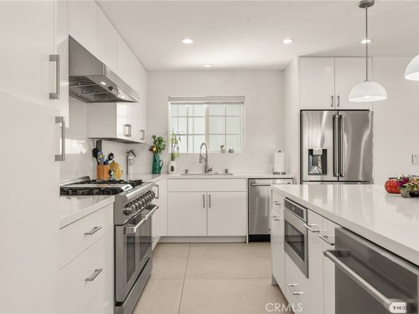 7741 Variel, Canoga Park CA 91304