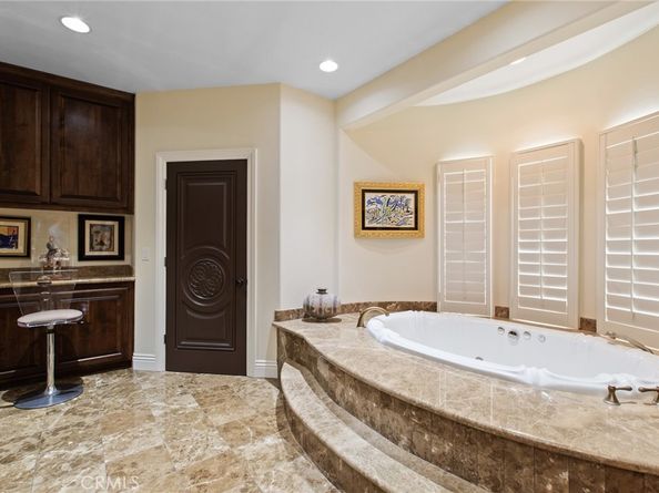 22851 Calvert Street, Woodland Hills CA 91367
