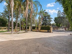 22851 Calvert Street, Woodland Hills CA 91367