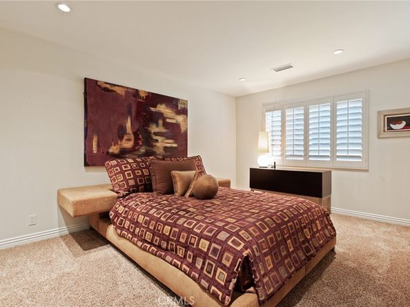 22851 Calvert Street, Woodland Hills CA 91367