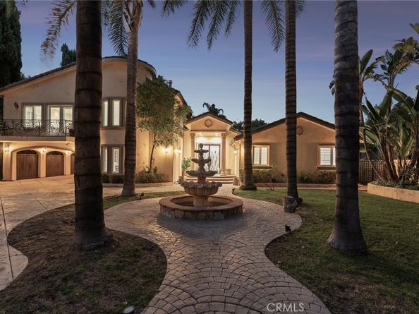 22851 Calvert Street, Woodland Hills CA 91367