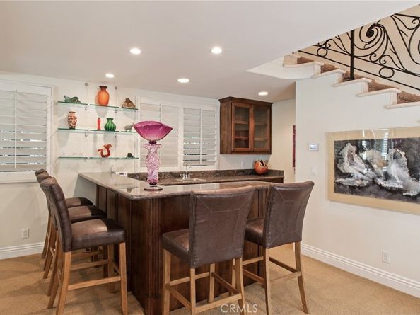 22851 Calvert Street, Woodland Hills CA 91367