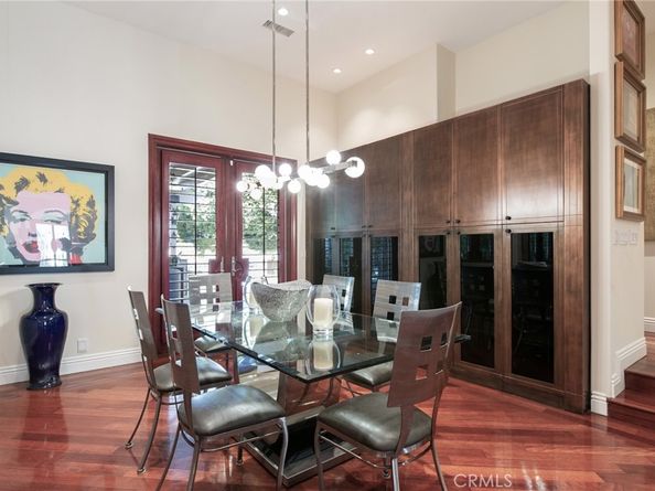 22851 Calvert Street, Woodland Hills CA 91367