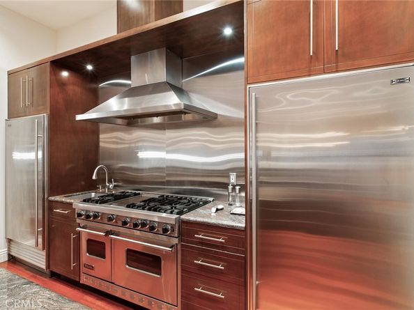 22851 Calvert Street, Woodland Hills CA 91367