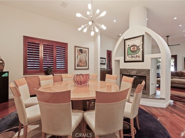 22851 Calvert Street, Woodland Hills CA 91367
