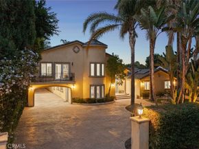 22851 Calvert Street, Woodland Hills CA 91367