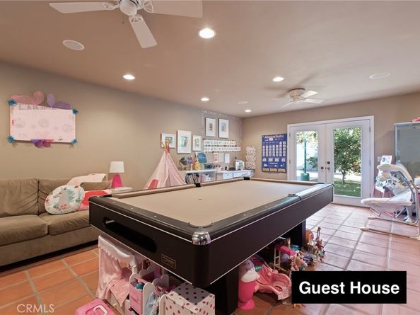 22851 Calvert Street, Woodland Hills CA 91367