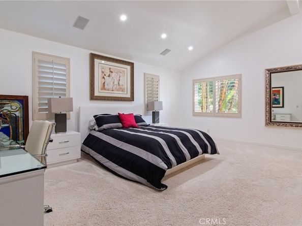 22851 Calvert Street, Woodland Hills CA 91367