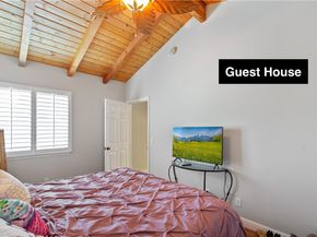 22851 Calvert Street, Woodland Hills CA 91367