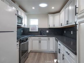 5919 - 5921 Cantaloupe Avenue, Valley Glen CA 91401