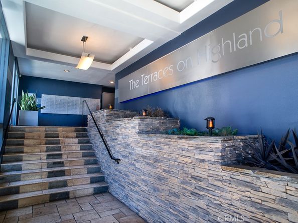 1940 N Highland 10, Los Angeles CA 90068