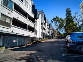 1940 N Highland 10, Los Angeles CA 90068