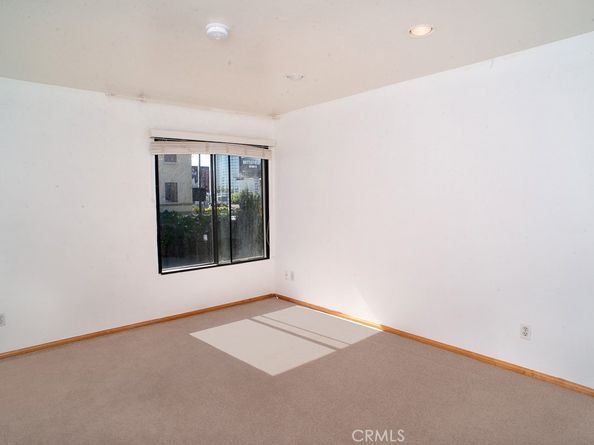 1940 N Highland 10, Los Angeles CA 90068