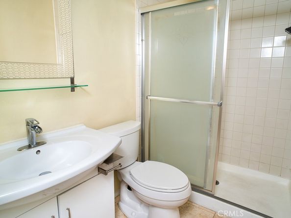 1940 N Highland 10, Los Angeles CA 90068