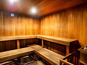 1940 N Highland 10, Los Angeles CA 90068