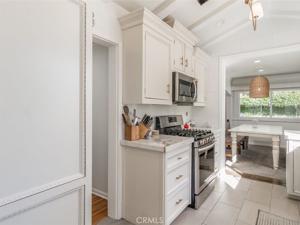 10444 Hayvenhurst, Granada Hills CA 91344