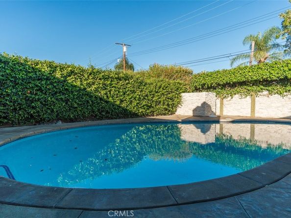 10444 Hayvenhurst, Granada Hills CA 91344