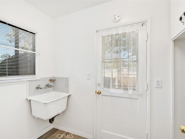 7752 Wish, Lake Balboa CA 91406