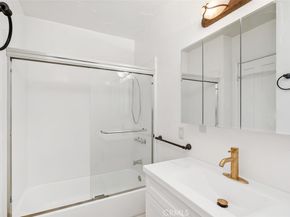 7752 Wish, Lake Balboa CA 91406