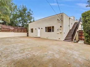 22202 Avenue San Luis, Woodland Hills CA 91364