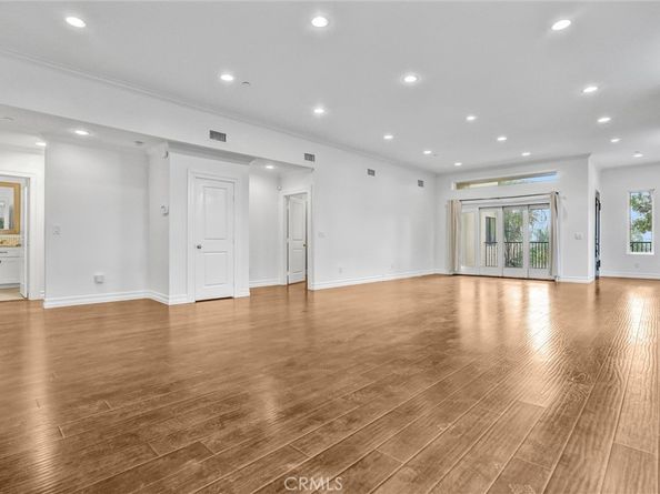 22202 Avenue San Luis, Woodland Hills CA 91364