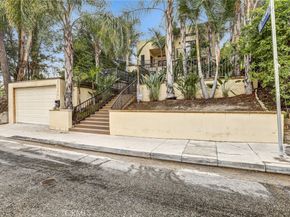 22202 Avenue San Luis, Woodland Hills CA 91364