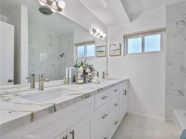 15354 Runnymede Street, Van Nuys CA 91406