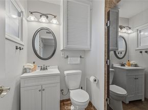 23010 Hartland, West Hills CA 91307