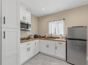 23010 Hartland, West Hills CA 91307