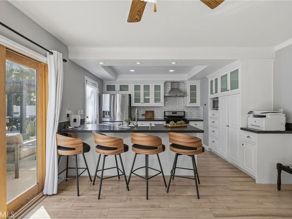 23010 Hartland, West Hills CA 91307