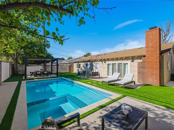 23010 Hartland, West Hills CA 91307