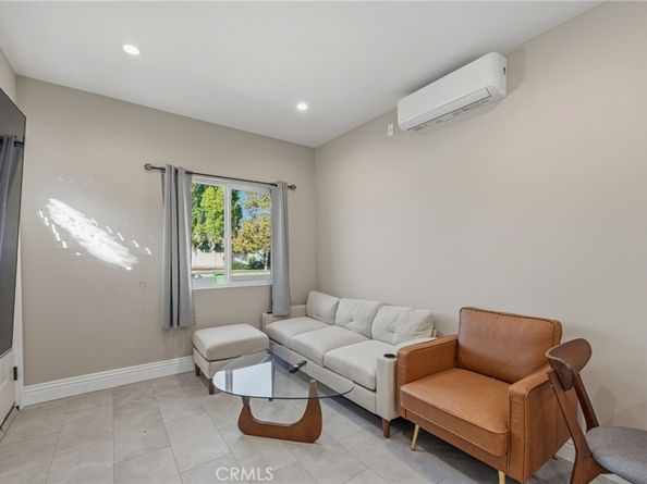 23010 Hartland, West Hills CA 91307