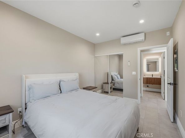 23010 Hartland, West Hills CA 91307