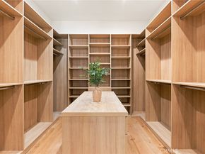 5750 Stansbury Avenue, Sherman Oaks CA 91401